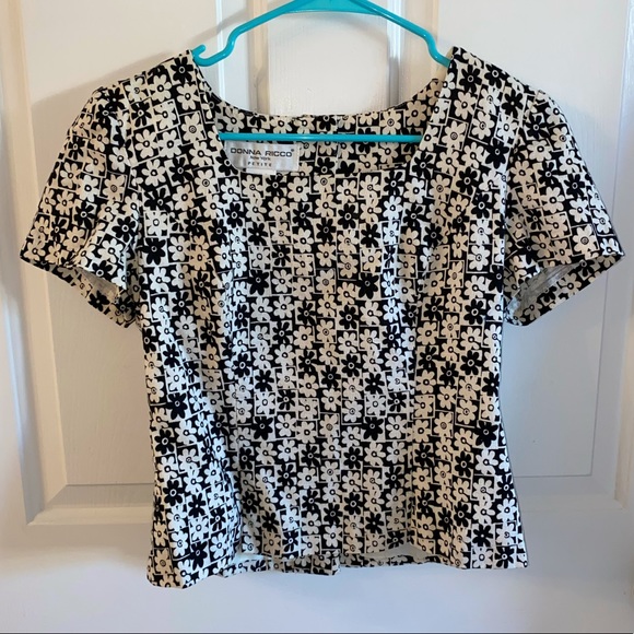 Vintage Funky Flower Print Black & White Top - Picture 1 of 3